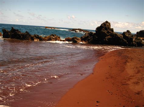 kaihalulu  praia de areia vermelha evertop