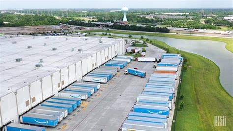 amazon cancels  delays plans     warehouses  year zerohedge