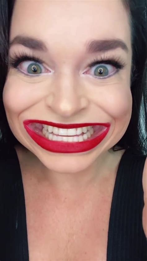 Woman With World S Biggest Mouth Makes 14 500 For Every Video The