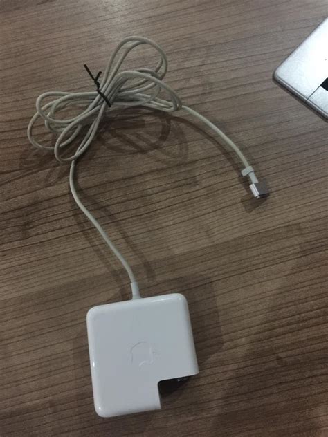 macbook laptop charger  magsafe  power adapter  oldham manchester gumtree