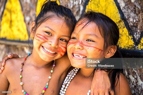 Süße Typisch Brasilianische Mädchen Im Amazonas Brasilien Stockfoto Und