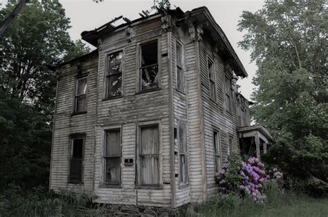 13 spooky looking houses that have inspired ghost stories