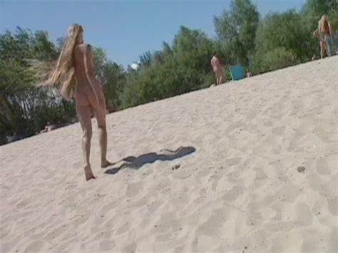 Watch A Naked Chick At The Beach Tan Her Hot Body Free