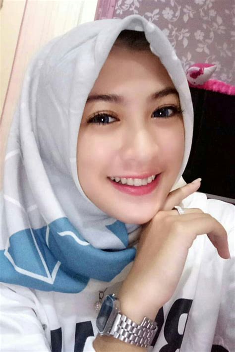 Kumpulan Foto Cewek Muslimah Hijab Cantik Indonesia Dzargon