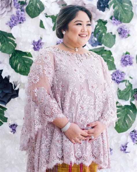 30 Model Kebaya Untuk Orang Gemuk Agar Terlihat Langsing