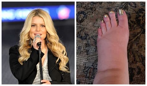 Pregnant Jessica Simpson Just Shared A Startling Photo Of Her Swollen