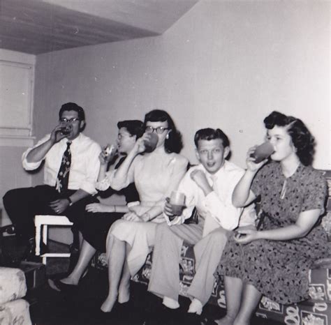 40 Fascinating Pics Show What Parties Looked Like In The 1950s