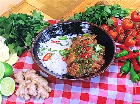 Simon Rimmer And Steph Magovan Chicken Curry With Rice Recipe On Steph