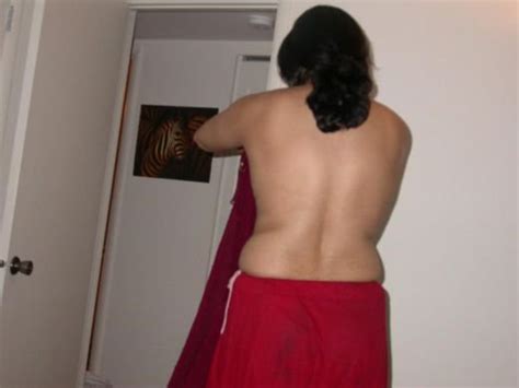 hot sexy mallu aunty remove red saree now only in bra and without bra masala pics