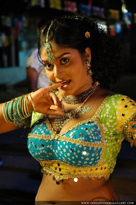 Serial Actress Neepa Hot Navel And Cleavage Show Tamil