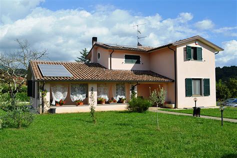 I vantaggi di costruire una casa prefabbricata in cemento. casa prefabbricata toscana su misura in cemento armato antisismica