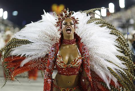 Rio Carnival 2015 Dancers And Partygoers Take Over The Streets For