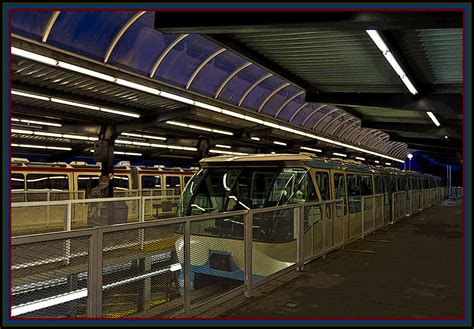 monorail  leaving  station  monorail  eleva flickr