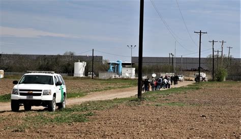 1300 Migrants Apprehended In South Texas In One Day