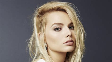 Margot Robbie Blonde 4k 4 2629 Wallpaper