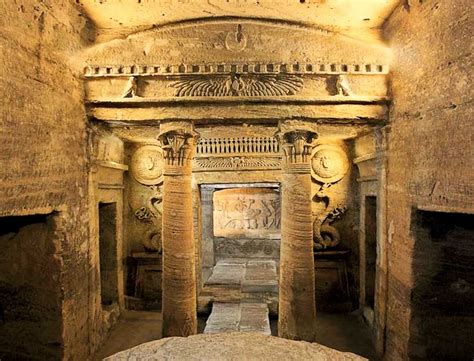 catacombs  kom el shoqafa alexandria egypt holidify
