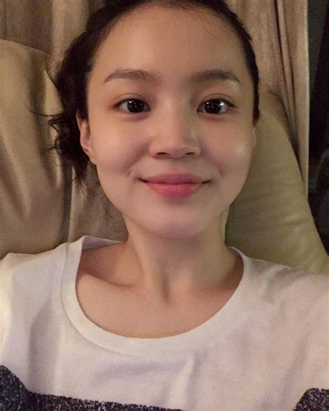 Korean Girl Asian Girl Chubby Cheeks Face Skin Care Selfie Poses