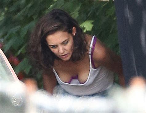 katie holmes oops and upskirt photos