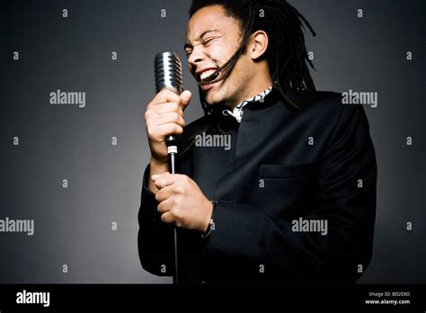 man shouting  mic side view stock photo alamy