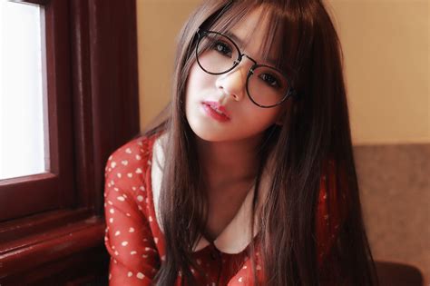 Girl With Glasses Wallpapers Wallpaper Cave