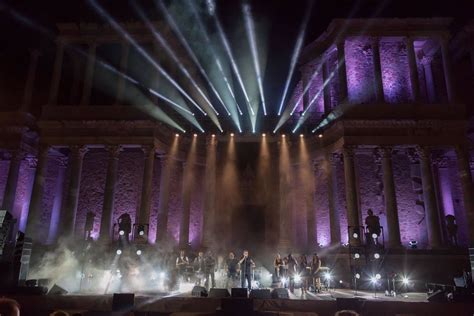 alejandro sanz y mérida se dan un abrazo histórico