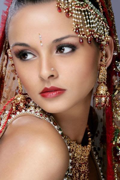 インドの民族衣装で着飾った花嫁姿の美女写真18枚 dna