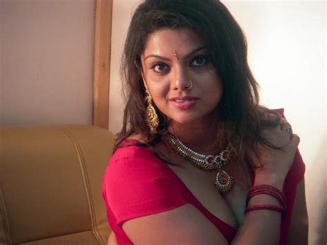 swathi verma tamil mallu aunty new hot sexy pics photos sareesstills indian filmy actress