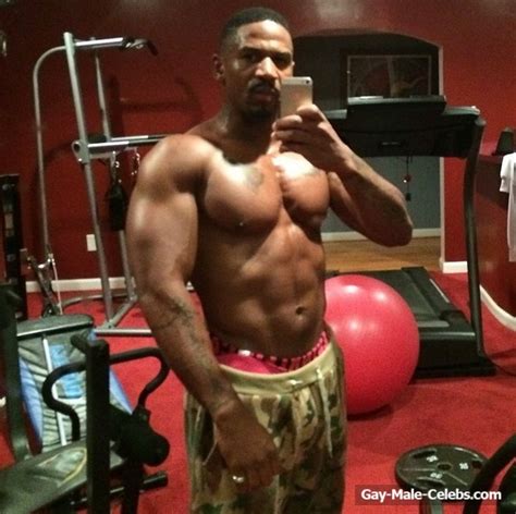 american musician stevie j leaked frontal nude photos gay male