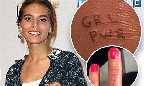Caitlin Stasey Gets Scrawny Bird Foot Etched On Her Finger And Girl
