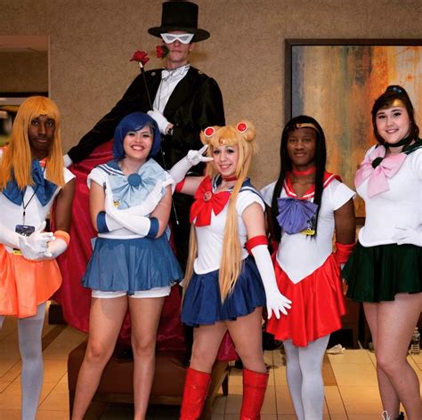 sailor moon group cosplay amino
