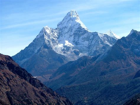mount everest earths highest mountain  nepal travelling moods