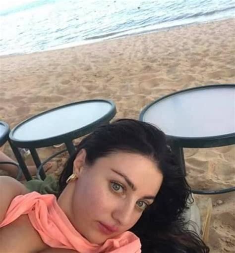 صافيناز تنشر صورا بـ المايوه على شاطئ شرم الشيخ مجلة بينك