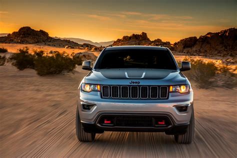 jeep reveals   capable  luxurious grand cherokees
