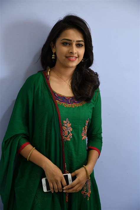 Sri Divya Hot Latest Full Hd Pictures Photos In Short Cloths