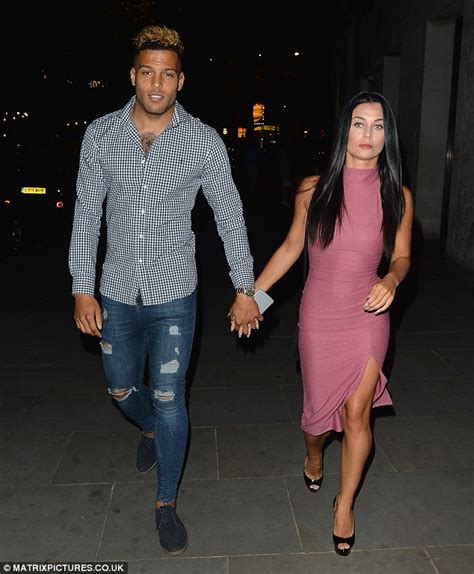 cally jane beech displays peachy posterior on date with