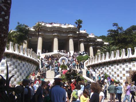 feetup hostels blog park guell barcelona