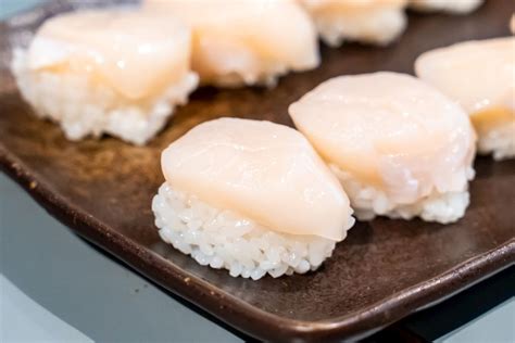 eat   hotate nigiri sushi   world tasteatlas