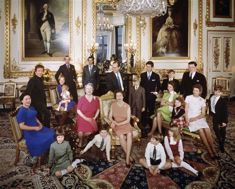 iconic    royal family oversixty