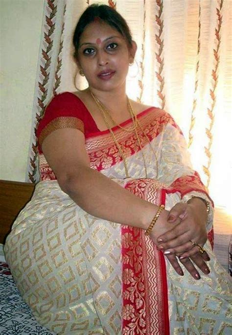 25 latest photos of indian housewives craziest photo collection