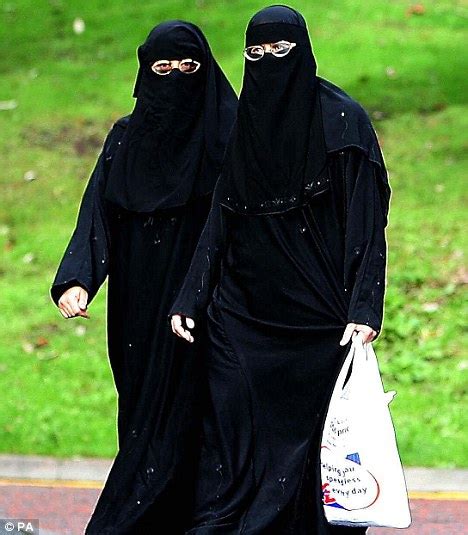 100 000 islam converts living in uk white women most keen to embrace