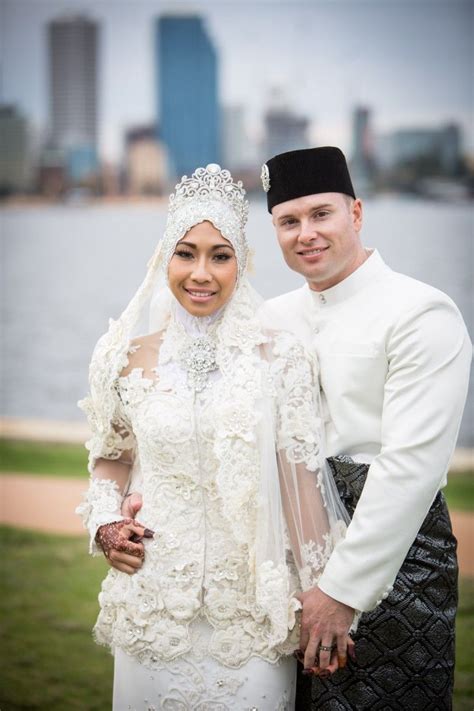 siti and justin celebrate in style with traditional malay wedding malay wedding wedding malay