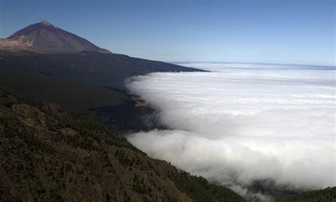 tenerifes mount teide volcano rocked   earthquakes   days sparks fears   erupt