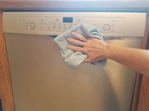 ways  clean  smelly dishwasher happy mom hacks