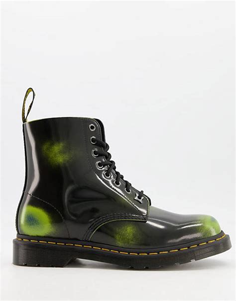 dr martens  stovler med  snorehuller  sort og gron laeder asos