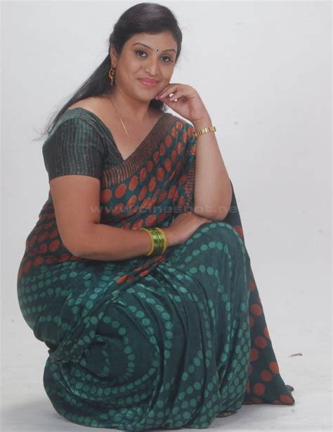 fat aunty saree xossip