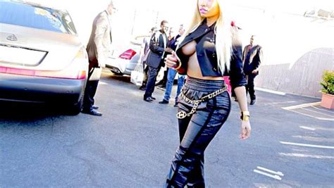 Nicki Minaj Has Another Nip Slip Wardrobe Malfunction Picture