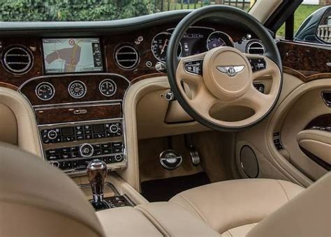 Queen Elizabeth Ll S Bentley Mulsanne Sells For 322 000 Autojosh