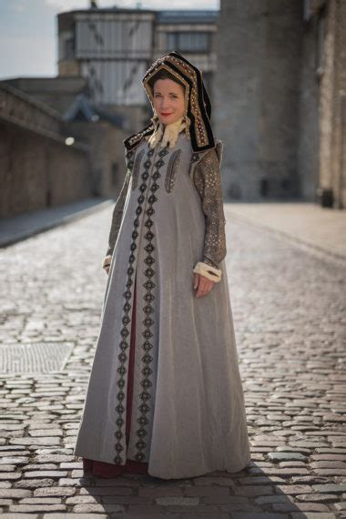 3 reasons you ll fall in love with ‘lucy worsley s royal