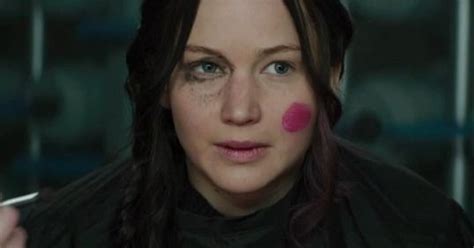 Jennifer Lawrence’s Makeup Is Dreadful In This Deleted