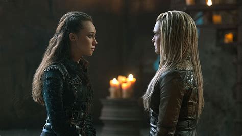 why the best episode of the 100 s third season has also thrown its fandom into chaos vox